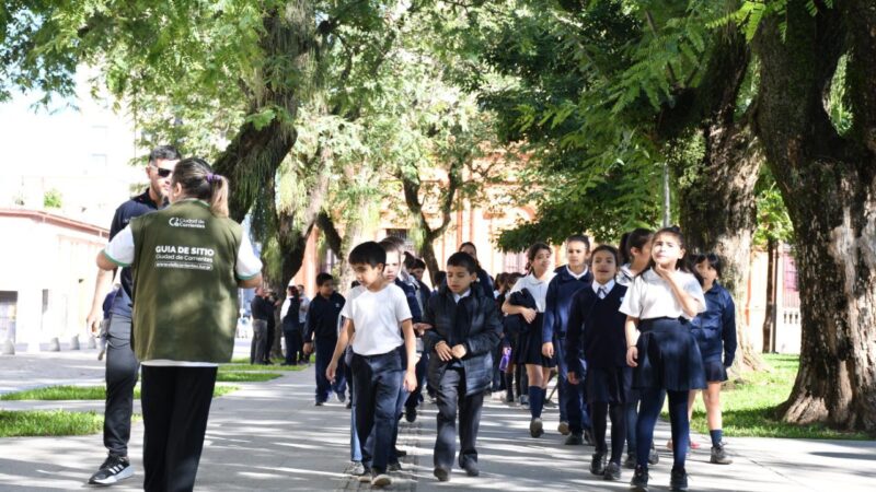 ALUMNOS REALIZARON UN RECORRIDOGUIADO POR SITIOS HISTÓRICOS DE LA CIUDAD