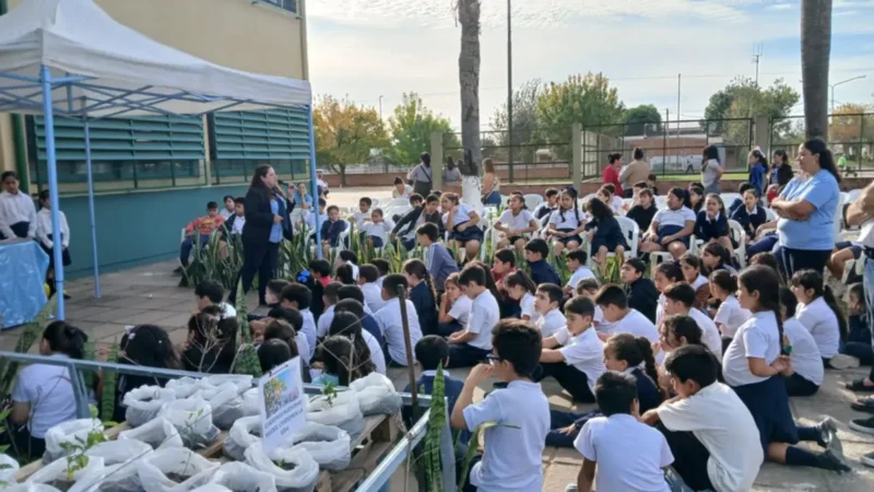 UNA ESCUELA DE CORRIENTES FIRMÓ UN CONVENIO CON AGRARIAS PARA CREAR UN VIVERO ESCOLAR