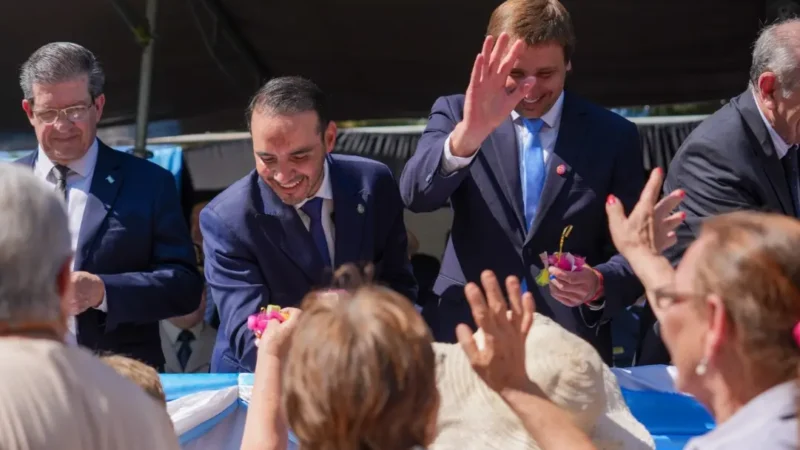 VALDÉS ACOMPAÑÓ EL ANIVERSARIO DE RIACHUELO Y ANUNCIÓ LA CONSTRUCCIÓN DE UN POLIDEPORTIVO